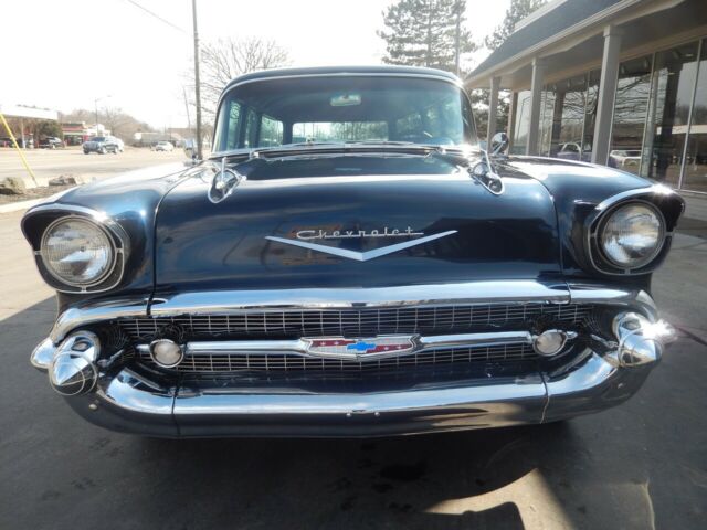 Chevrolet Bel Air/150/210 1957 image number 2