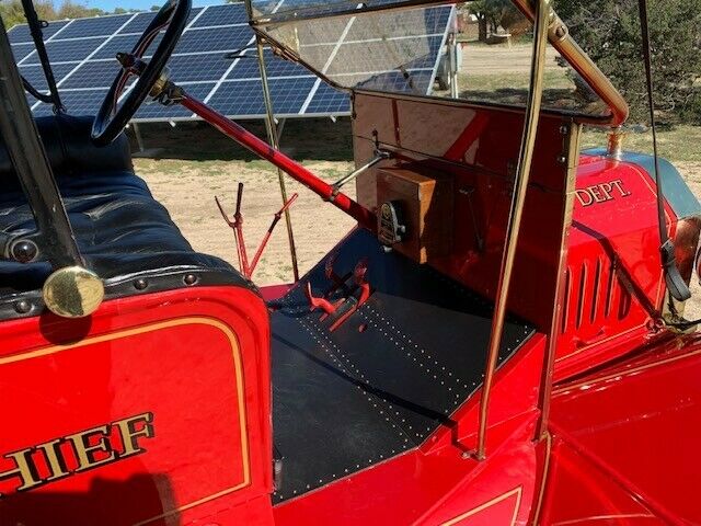 Ford Model T 1915 image number 2