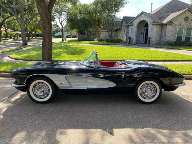 Chevrolet Corvette 1961 image number 30