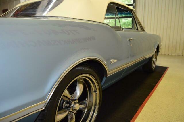 Oldsmobile Cutlass 1966 image number 29