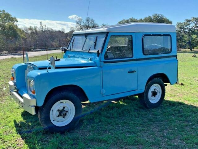 Land Rover Defender 1975 image number 1