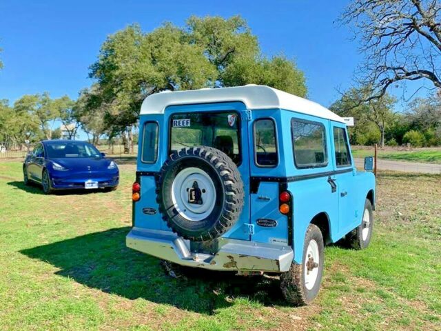 Land Rover Defender 1975 image number 2