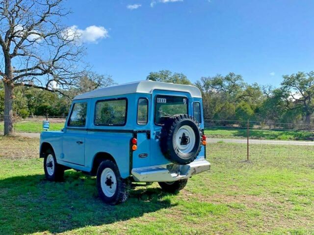 Land Rover Defender 1975 image number 26