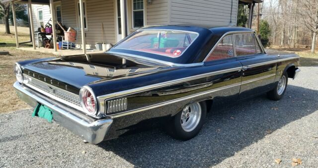 Ford Galaxie 1963 image number 28