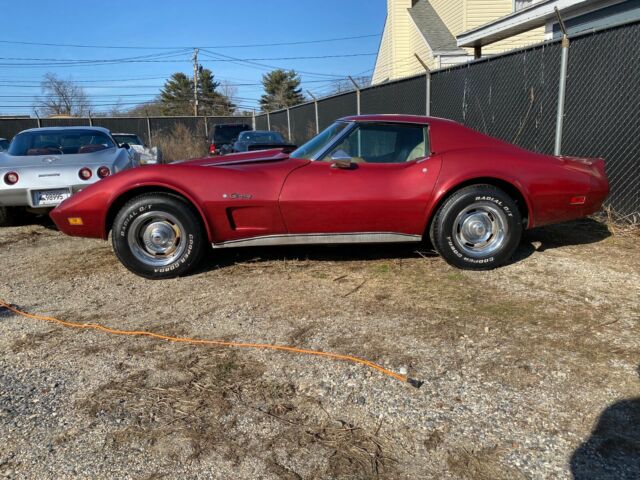 Chevrolet Corvette 1976 image number 2