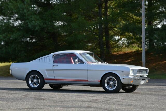 Ford Mustang 1965 image number 7