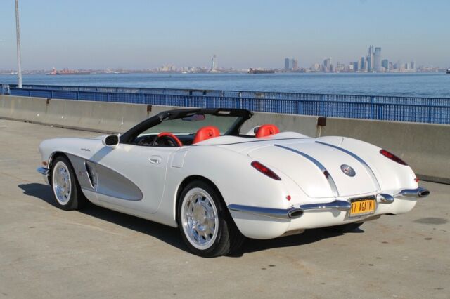 Chevrolet Corvette 1958 image number 2