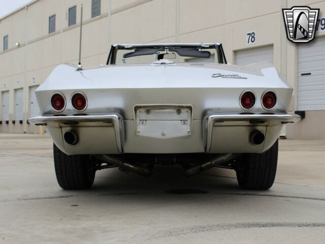 Chevrolet Corvette 1963 image number 10