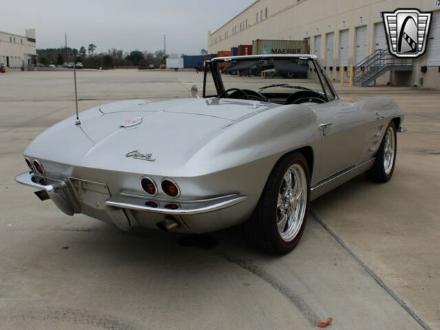 Chevrolet Corvette 1963 image number 12