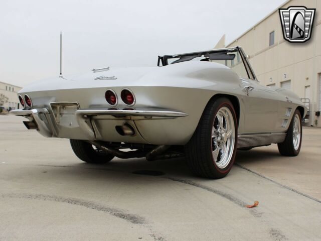 Chevrolet Corvette 1963 image number 13