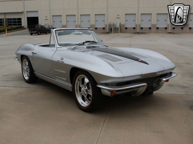 Chevrolet Corvette 1963 image number 18