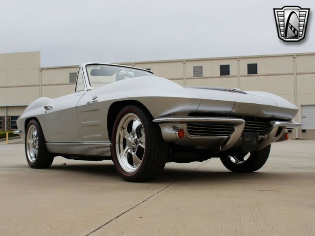 Chevrolet Corvette 1963 image number 19