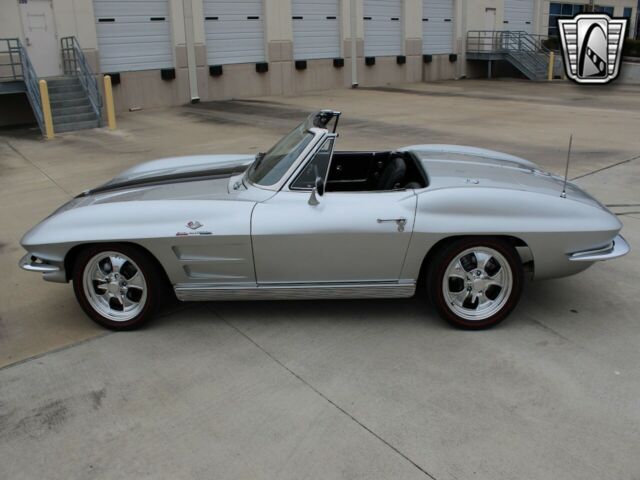 Chevrolet Corvette 1963 image number 2