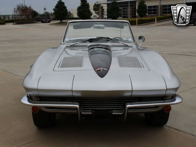 Chevrolet Corvette 1963 image number 21