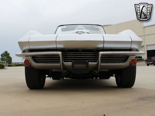 Chevrolet Corvette 1963 image number 22