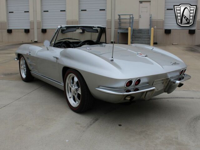 Chevrolet Corvette 1963 image number 30