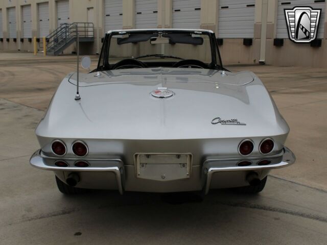 Chevrolet Corvette 1963 image number 33