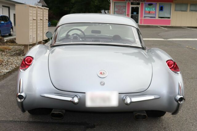 Chevrolet Corvette 1957 image number 30