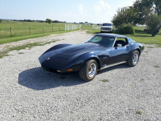 Chevrolet Corvette 1974 image number 19