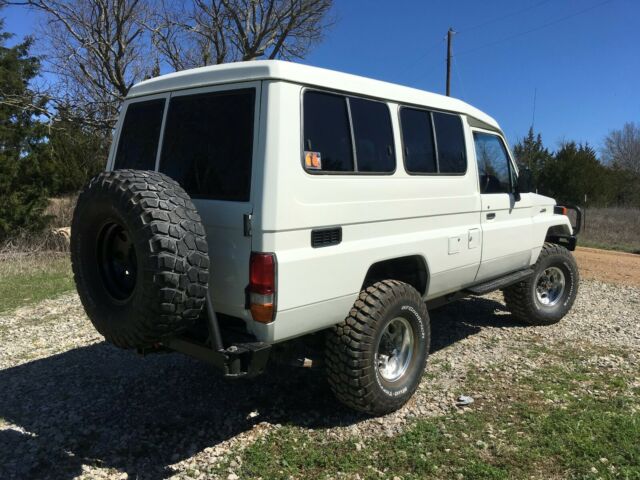 Toyota Land Cruiser 1977 image number 14