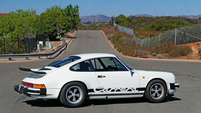 Porsche 911 1975 image number 11