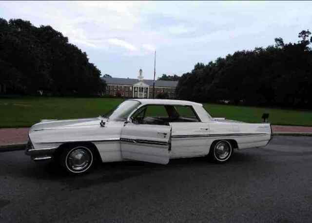 Pontiac Bonneville 1961 image number 5