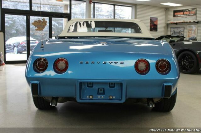 Chevrolet Corvette 1975 image number 10