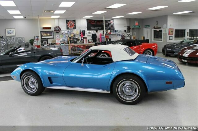 Chevrolet Corvette 1975 image number 26