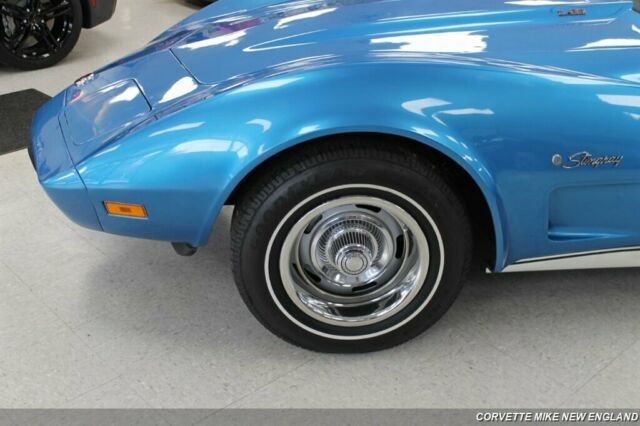 Chevrolet Corvette 1975 image number 42