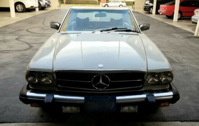 Mercedes-Benz 450SL 1977 image number 0