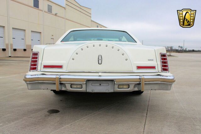 Lincoln Continental 1979 image number 12