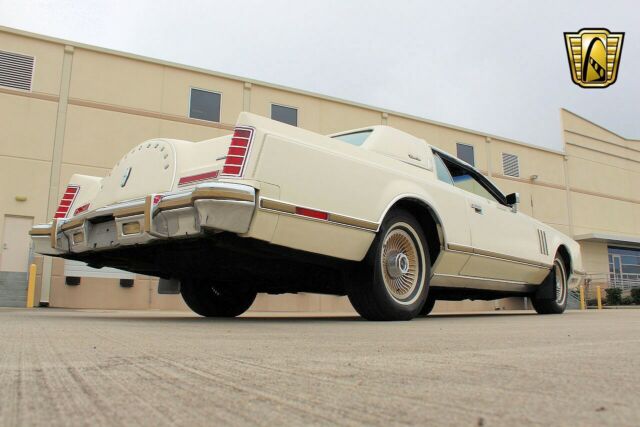 Lincoln Continental 1979 image number 16