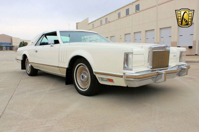 Lincoln Continental 1979 image number 21