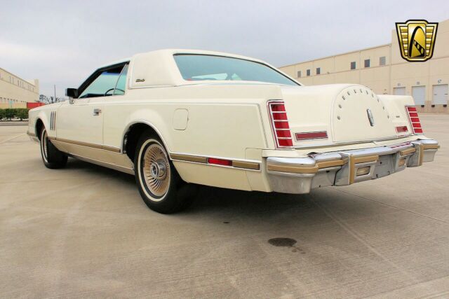 Lincoln Continental 1979 image number 33