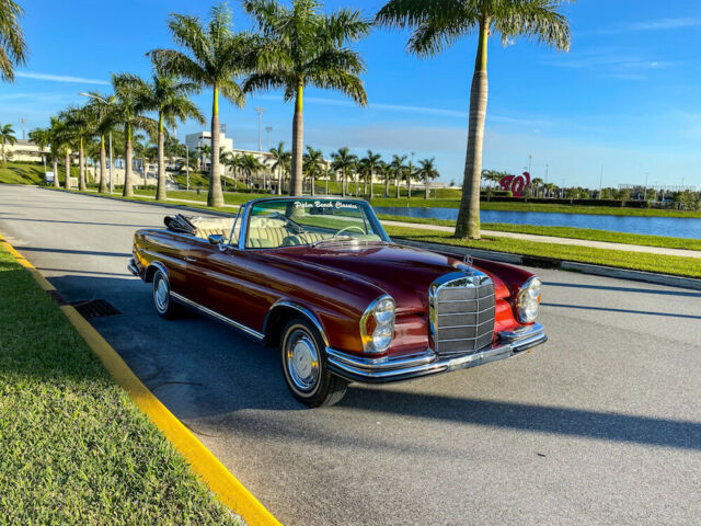 Mercedes-Benz 200-Series 1967 image number 21