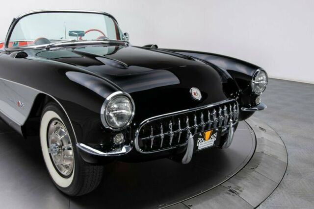 Chevrolet Corvette 1957 image number 20