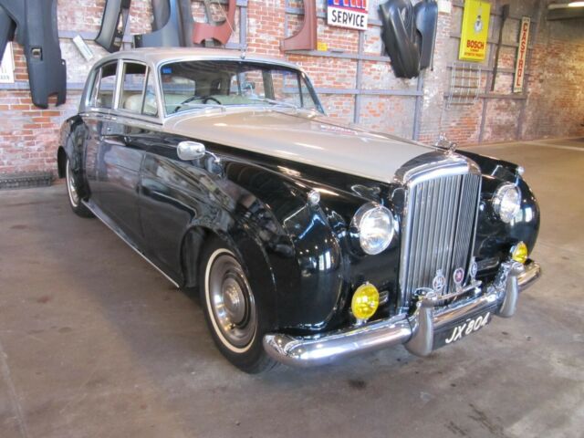 Bentley S2 Saloon 1960 image number 2