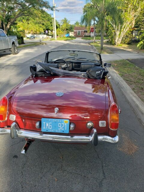 MG MGB 1974 image number 11