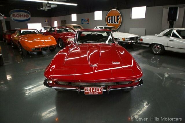 Chevrolet Corvette 1966 image number 21