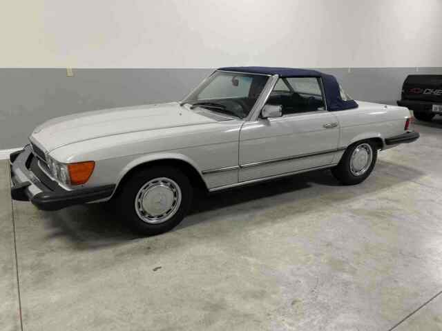 Mercedes-Benz 450SL 1977 image number 2