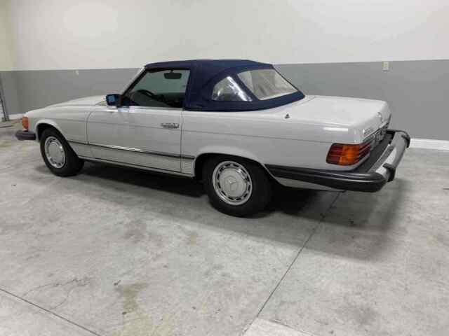 Mercedes-Benz 450SL 1977 image number 21