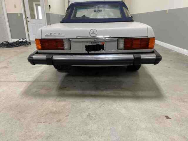 Mercedes-Benz 450SL 1977 image number 22