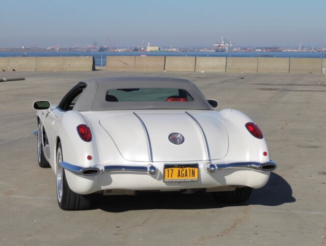 Chevrolet Corvette 1958 image number 28