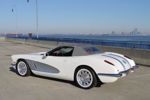 Chevrolet Corvette 1958 image number 33