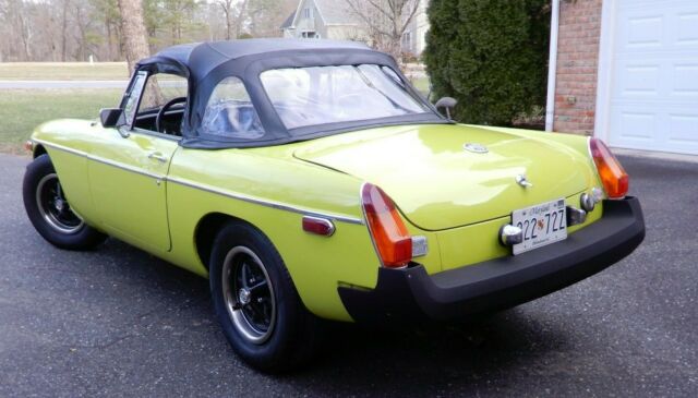 MG MGB 1974 image number 11