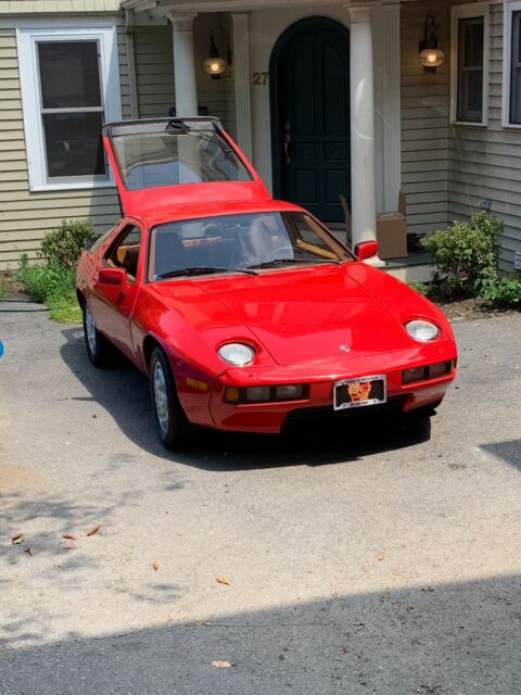 Porsche 928 1979 image number 0