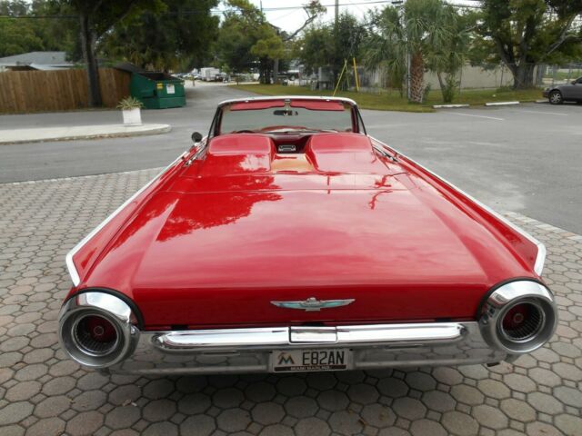 Ford Thunderbird 1961 image number 11