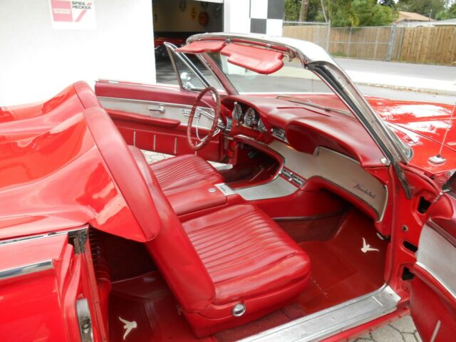 Ford Thunderbird 1961 image number 12