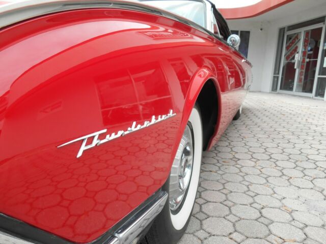 Ford Thunderbird 1961 image number 25