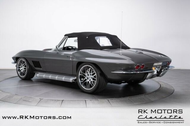 Chevrolet Corvette 1967 image number 14